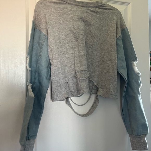 Trendy Gray and Blue Crop Top with 'Good Vibes' Print - Picture 6 of 8